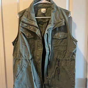 Ellison army green utility vest